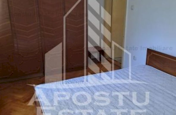 Apartament cu 3 camere, et 1, zona Calea Torontalului