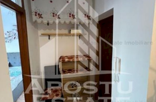 Apartament cu 3 camere, 2 balcoane, centrala proprie, zona Soarelui