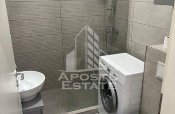 Apartament cu 2 camera, parter, loc de parcare privat, zona Girocului.