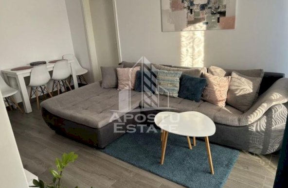 Apartament cu 2 camera, parter, loc de parcare privat, zona Girocului.