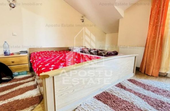 Casa cu 2 apartamente, centrala proprie, Zona Lunei