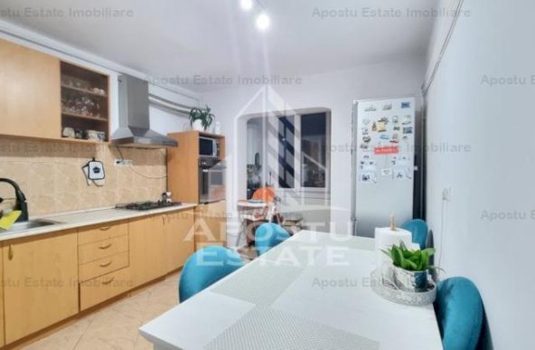 Apartament 3 camere decomandat, centrala proprie, Zona Torontalului