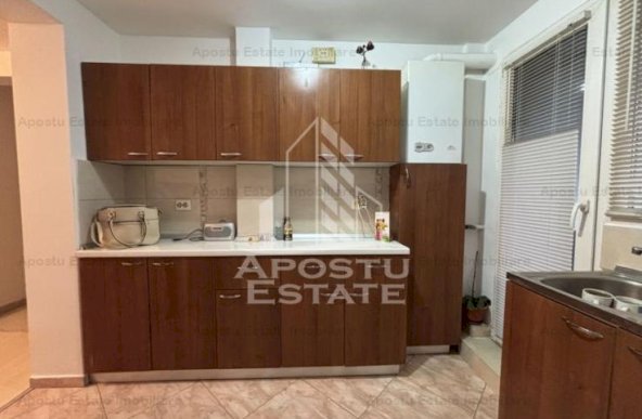 Apartament cu 3 camere in zona Shopping City, centrala termica