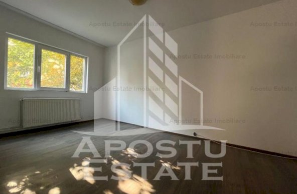 Apartament 2 camere, semidecomandat, renovat, zona Girocului