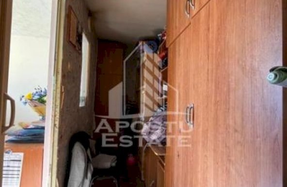 Apartament cu 2 camere, decomandat, in zona Buziasului