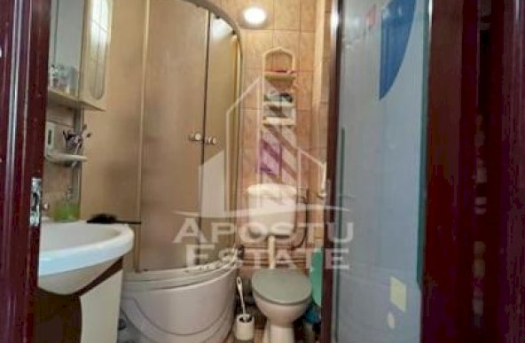 Apartament cu 2 camere, decomandat, in zona Buziasului