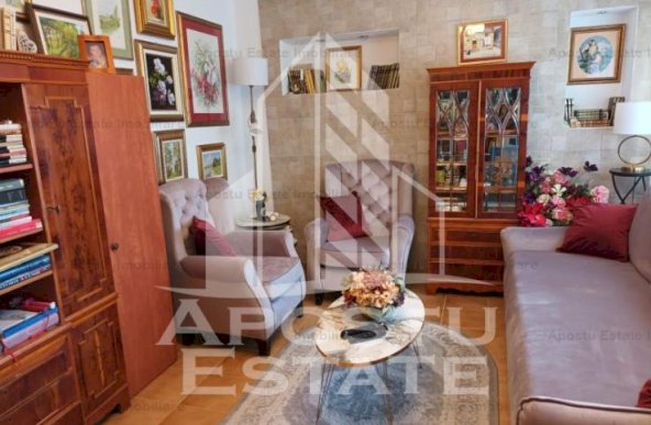 Apartament cu 3 camere si 2 bai, decomandat in zona Girocului