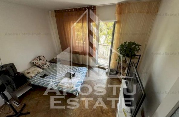 Apartament cu 4 camere, 2 bai si 2 balcoane in zona Sagului