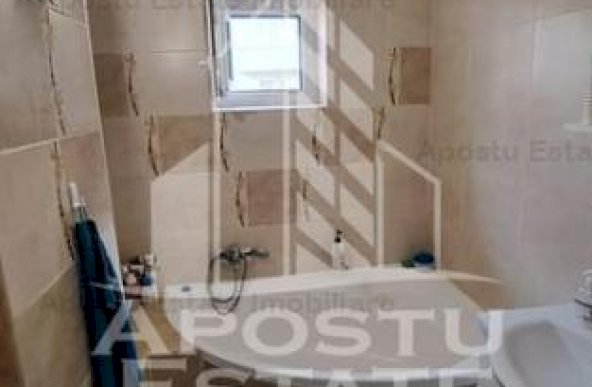 Apartament cu 3 camere, decomandat situat in zona Girocului