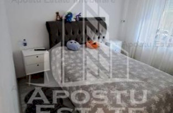 Apartament cu 3 camere, decomandat situat in zona Girocului