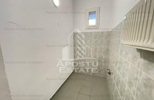 Spatiu comercial, cheltuieli incluse, 55 mp,  Zona Sagului.