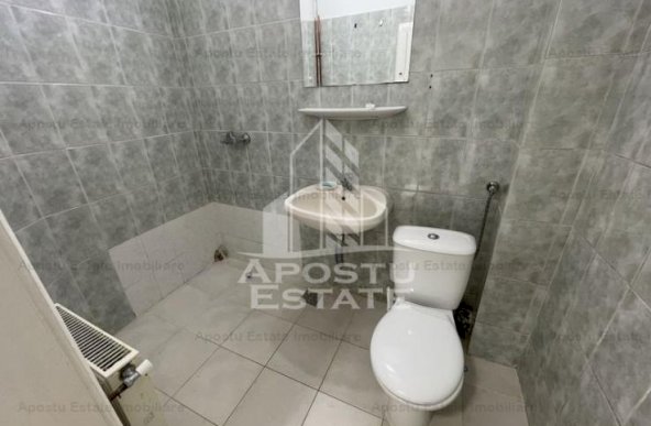 Spatiu comercial, cheltuieli incluse, 55 mp,  Zona Sagului.