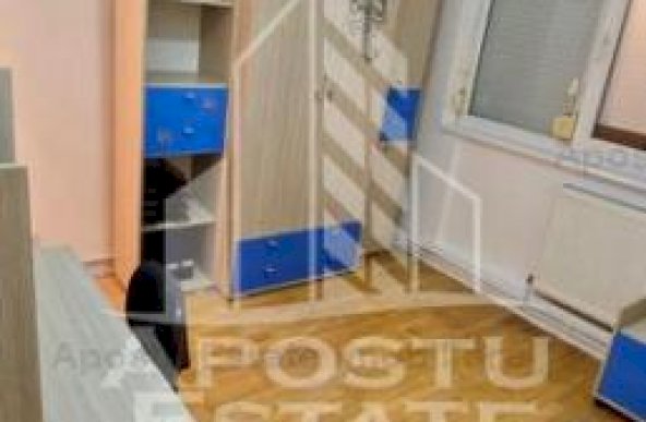 Apartament 4 camere,centrala proprie,zona Circumvalatiunii