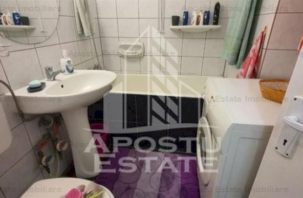 Apartament cu 2 camere, etaj intermediar, zona Take Ionescu