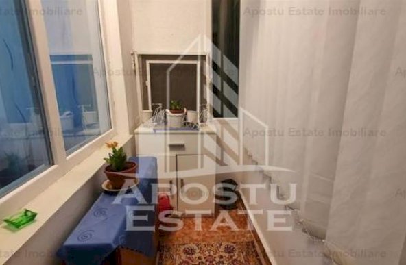 Apartament cu 2 camere, etaj intermediar, zona Take Ionescu