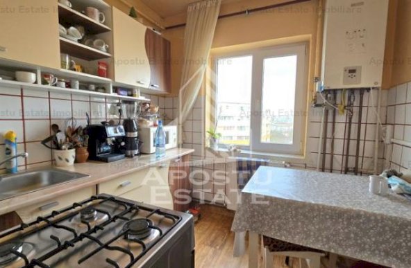 Apartament 2 camere, decomandat, centrala proprie, zona Gheorghe Lazar