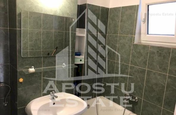 Apartament cu 3 camere DECOMANDAT zona Gheorghe Lazar