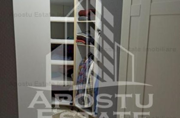 Casa  5 camere, curte, gazon livada in Gradiste