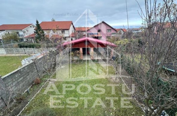 Duplex deosebit cu 5 camere, situat într-o zonă liniștită și exclusiv