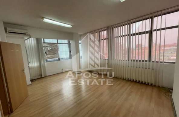 Spatiu pentru birouri, 48 mp, Piata 700