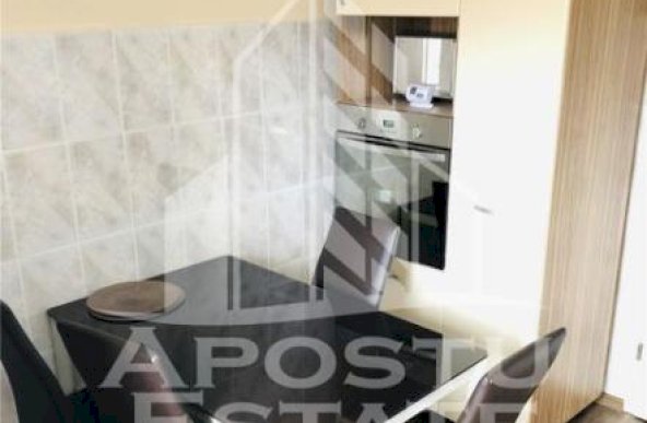 Apartament  3 camere in zona COMPLEXUL STUDENTESC