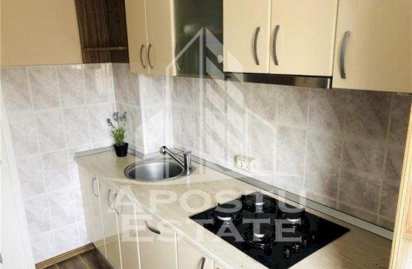 Apartament  3 camere in zona COMPLEXUL STUDENTESC