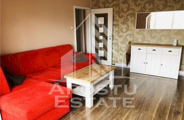 Apartament  3 camere in zona COMPLEXUL STUDENTESC