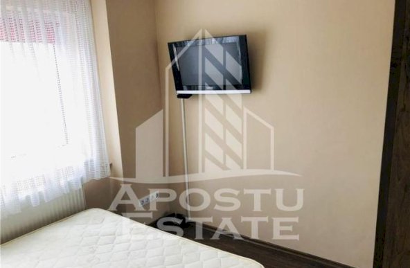 Apartament  3 camere in zona COMPLEXUL STUDENTESC