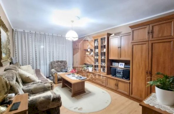 Apartament 2 camere, etaj intermediar, centrala proprie, zona Lipovei