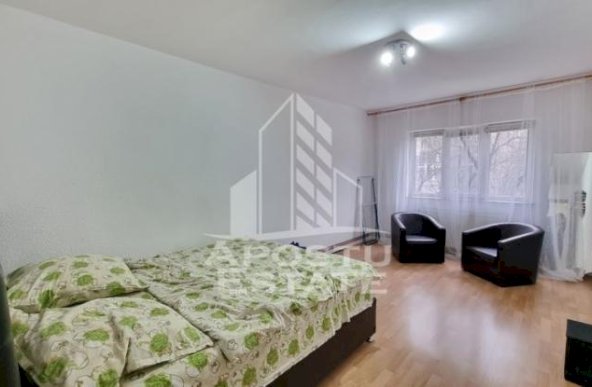 Apartament 2 camere, etaj 1, centrala proprie, zona Calea Lipovei