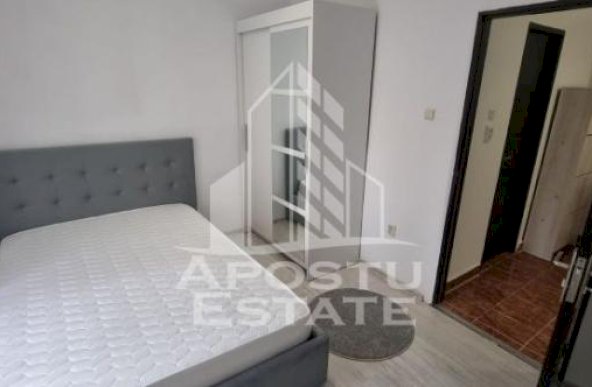 Apartament cu 2 camere,semidecomandat,renovat,Dambovita