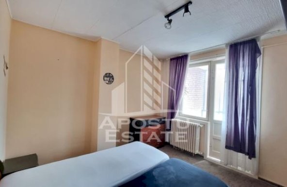 Apartament 3 camere, 2 bai, 2 balcoane,  zona Mircea cel Bătrân