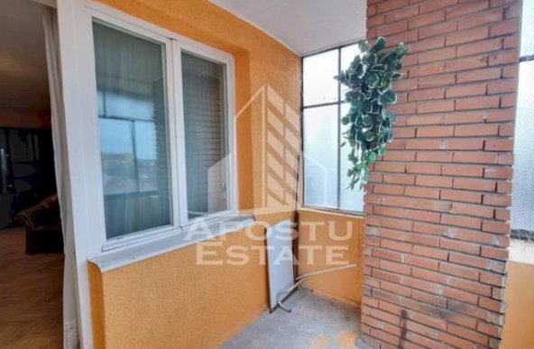 Apartament 3 camere, 2 bai, 2 balcoane,  zona Mircea cel Bătrân