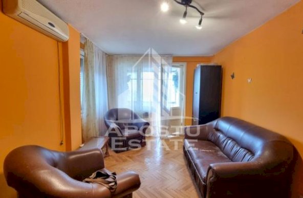 Apartament 3 camere, 2 bai, 2 balcoane,  zona Mircea cel Bătrân