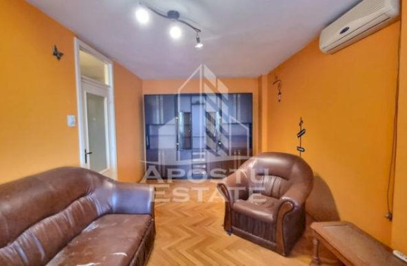 Apartament 3 camere, 2 bai, 2 balcoane,  zona Mircea cel Bătrân