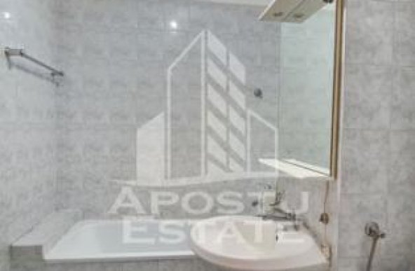 Apartament 3 camere, 2 bai, 2 balcoane,  zona Mircea cel Bătrân