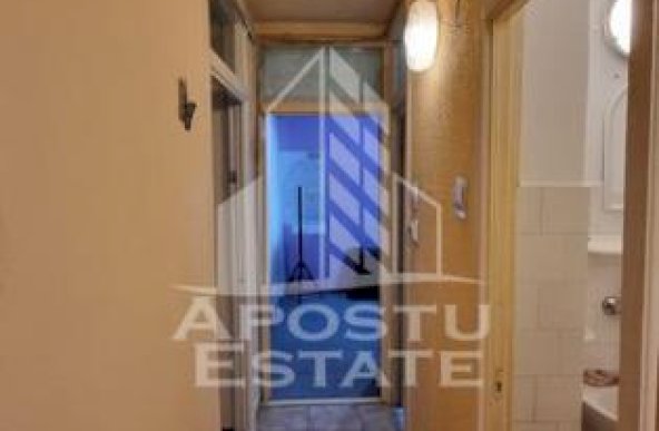 Apartament 3 camere, 2 bai, 2 balcoane,  zona Mircea cel Bătrân