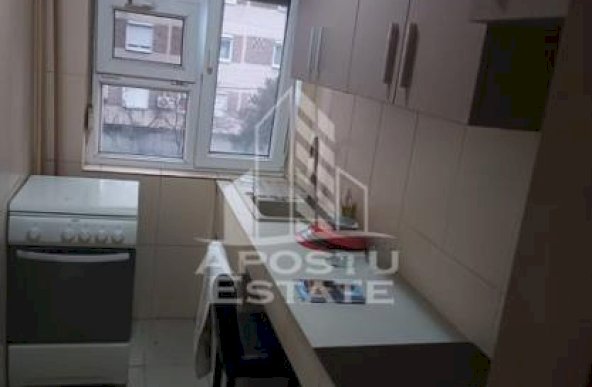 Apartament cu 2 camere, etajul 1, zona Dacia