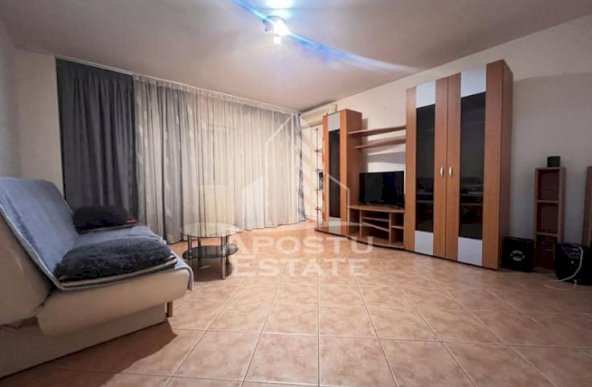 Apartament cu 2 camere, etajul 1, centrala proprie, zona Lunei