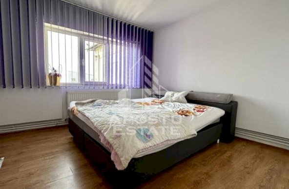 Apartament cu 3 camere, centrala proprie, zona Soarelui