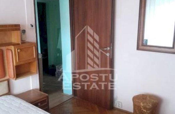 Apartament 3 camere ,etaj2, centrala proprie, zona Aradului