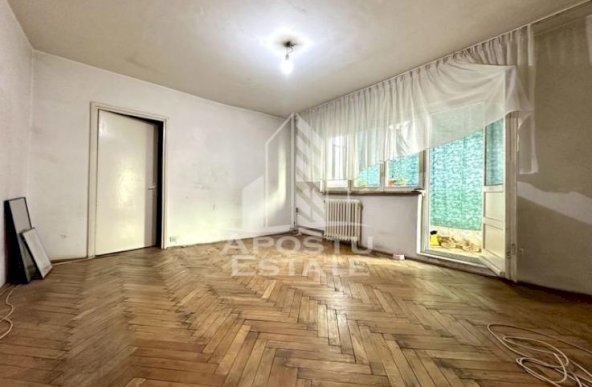 Apartament 3 camere, etaj 2, zona Sagului