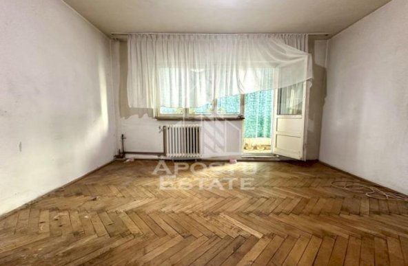 Apartament 3 camere, etaj 2, zona Sagului