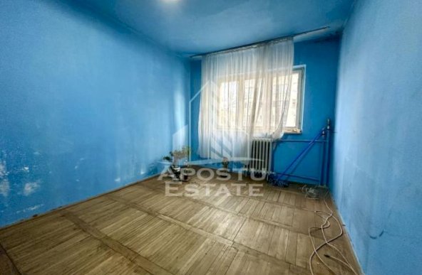 Apartament 3 camere, etaj 2, zona Sagului