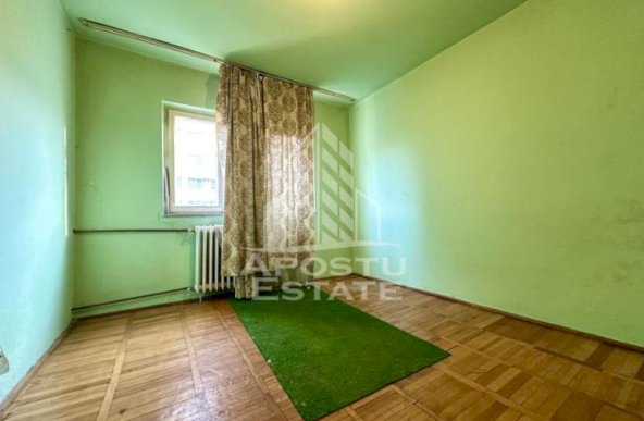 Apartament 3 camere, etaj 2, zona Sagului