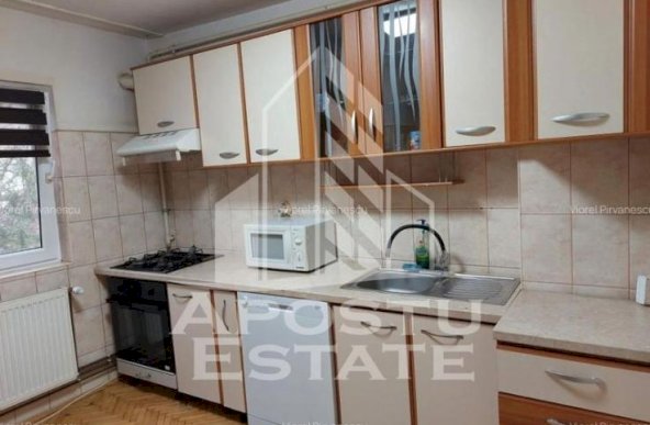 Apartament cu 3 camere, 2 bai, Centrala Proprie, Compelex Studentesc