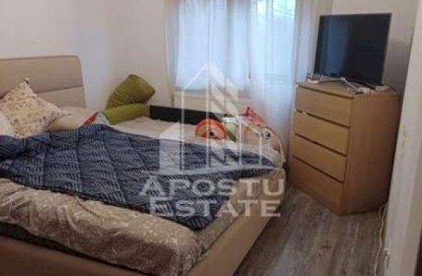 Vand apartament 3 camere,bloc nou, etajul 1, loc de parcare