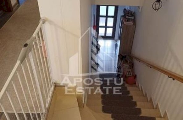 Vand apartament 3 camere,bloc nou, etajul 1, loc de parcare