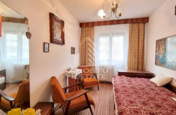 Apartament cu 3 camere, etaj intermediar, zona Dacia