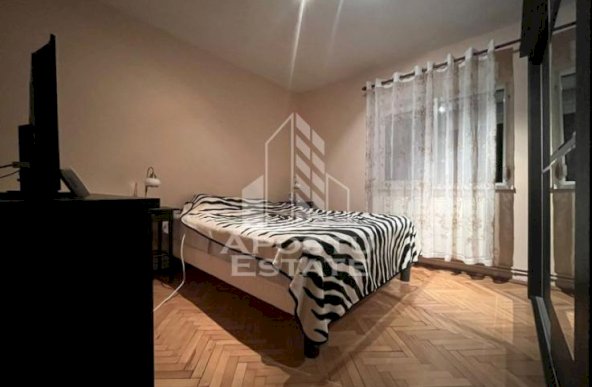 Apartament cu 3 camere, decomandat, 2 bai, zona Soarelui